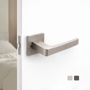 {=strip_tags(..goods_name)}